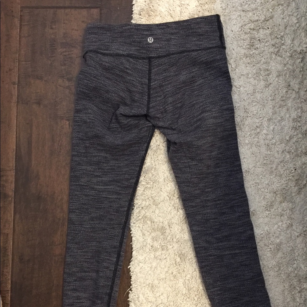 LULULEMON LEGGINGS SIZE 4